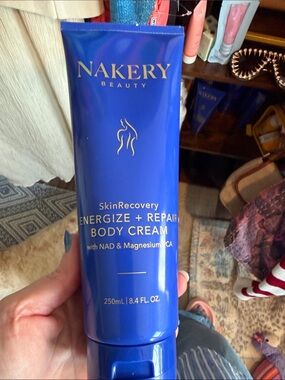 Nakery Beauty SkinRecovery Energize + Repair Body Cream - Blue